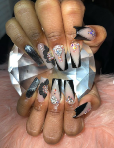 design nails with diamonds